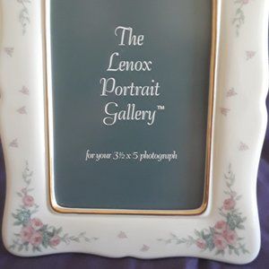 LENOX PICTURE FRAME